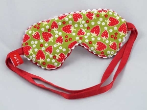 Schlafbrille Erdbeeren grün-rot Flausch