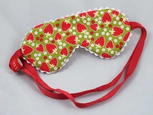 Schlafbrille Erdbeeren grün-rot/weiss