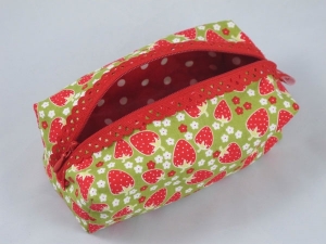 Täschli/Etui mit Dekoreissverschluss