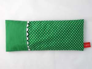 Augenkissen grün mit weissen Punkten