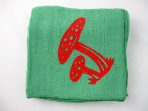 Nuschi grün mit Pilz rot